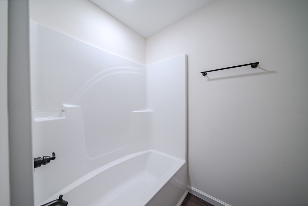 4410 Forrest Road Columbus, GA 31907 - Photo 20 of 30 a bathroom with a bathtub