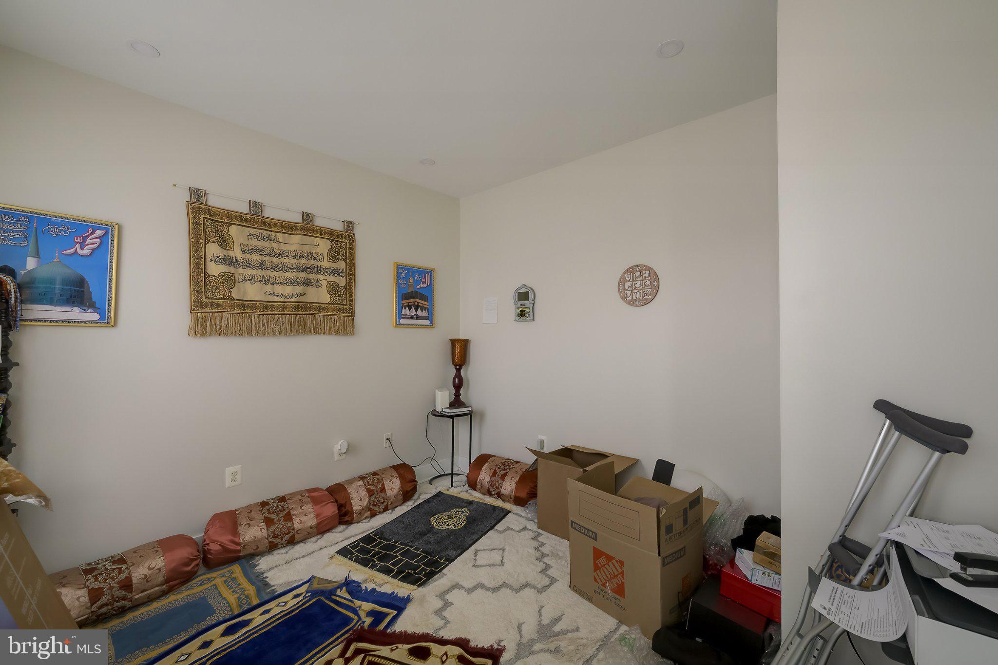 601 Crossover Court Frederick, MD 21703 - Photo 16 of 55 Cozy space with cultural accents.