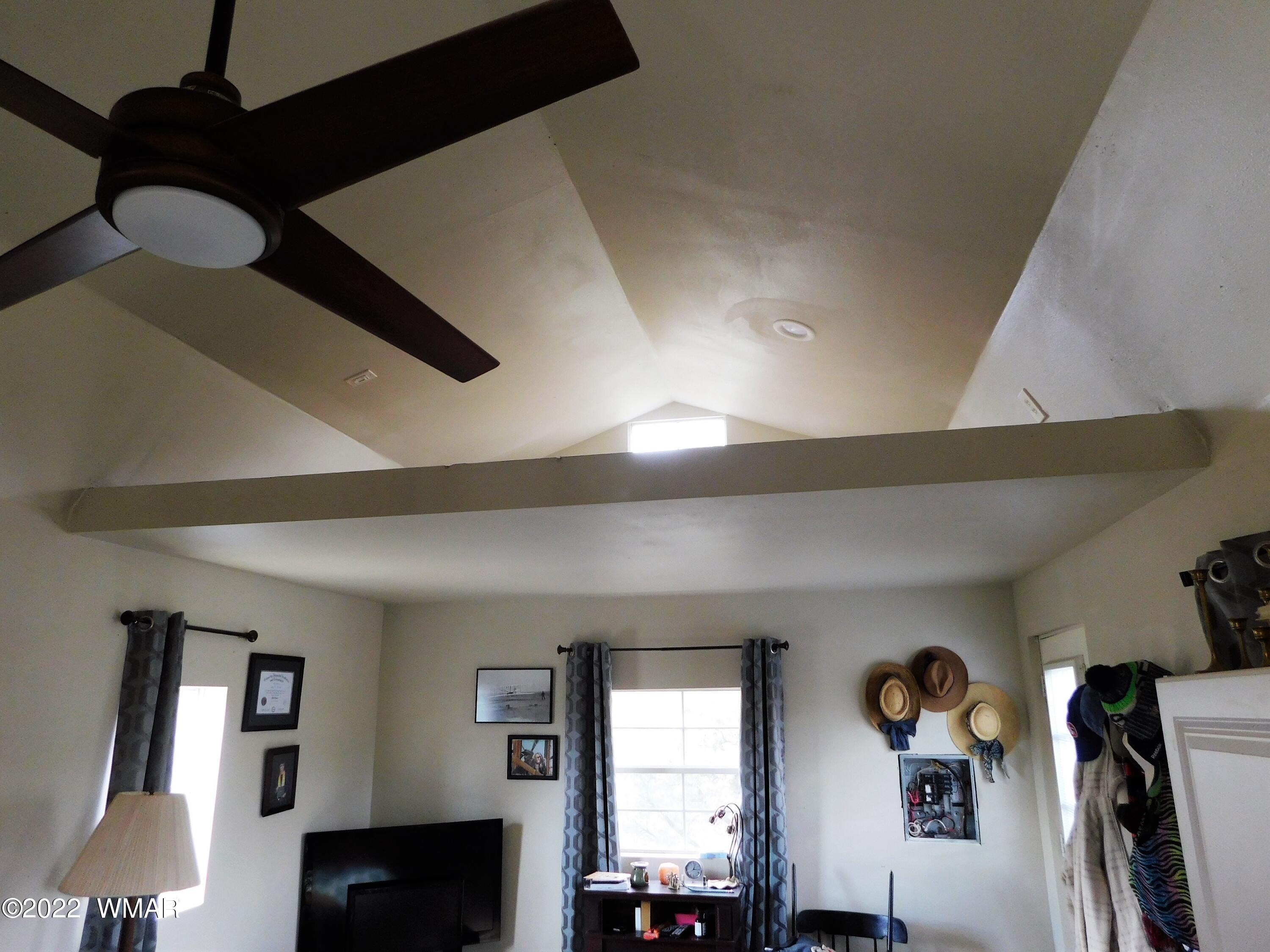 47 McPherson Road Vernon, AZ 85940 - Photo 7 of 14