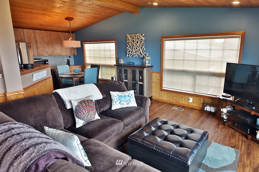 275 Kai Road Freeland, WA 98249 - Photo 5 of 22 Gallery Image 5