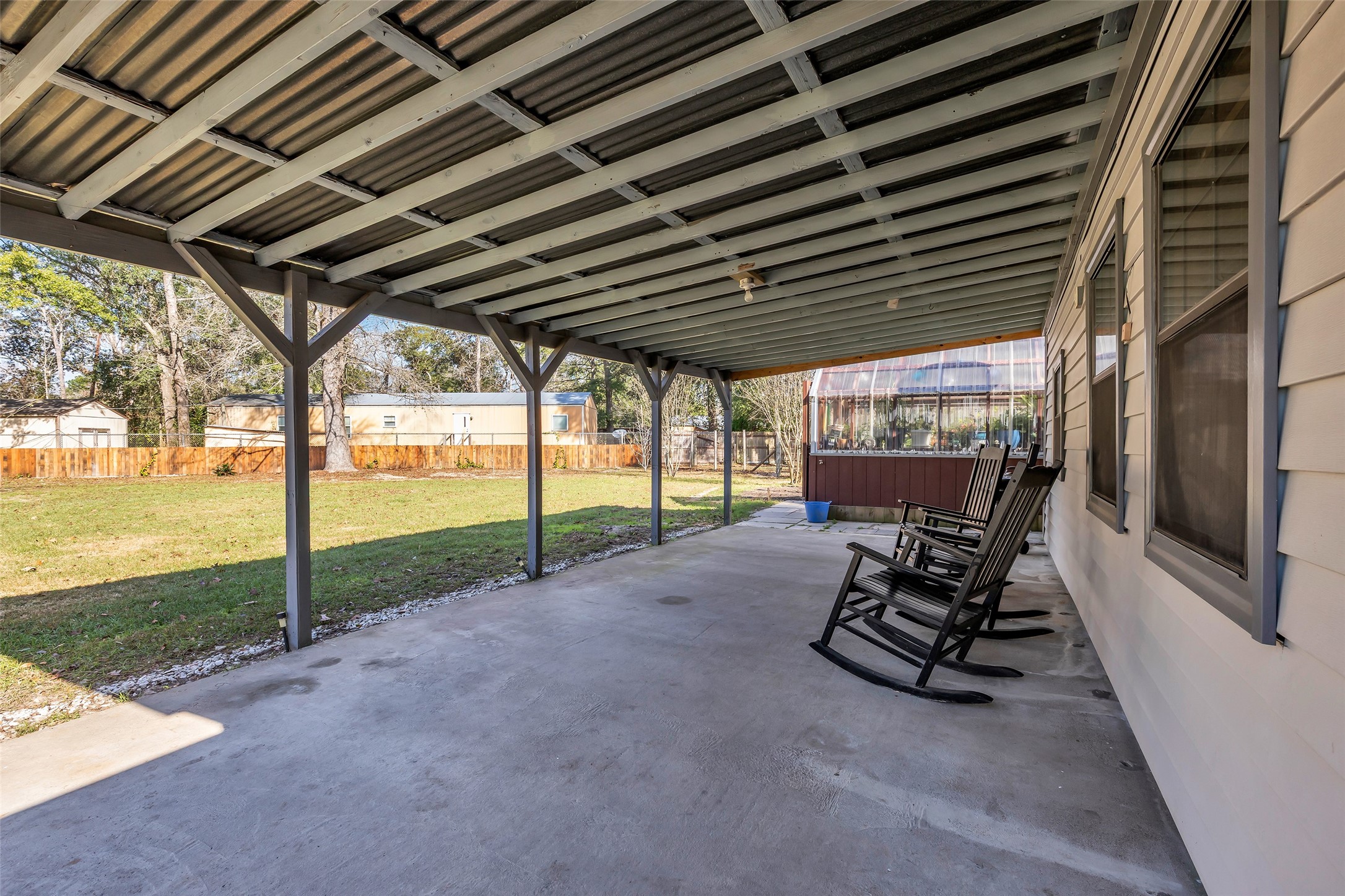 201 Magnolia Road Cleveland, TX 77328 - Photo 3 of 33