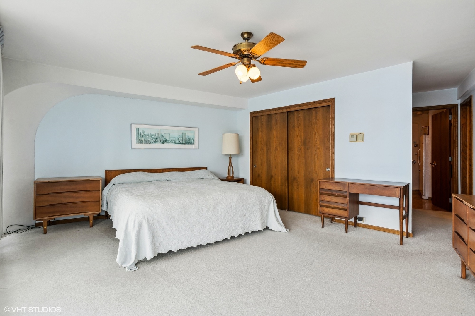 300 North State Street, Unit 44324433 Chicago, IL 60654 - Photo 11 of 32