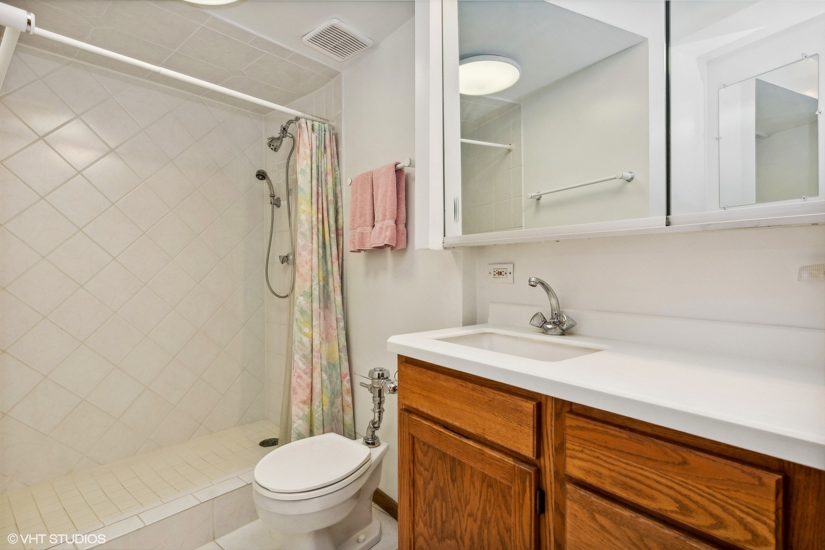 300 North State Street, Unit 44324433 Chicago, IL 60654 - Photo 15 of 32