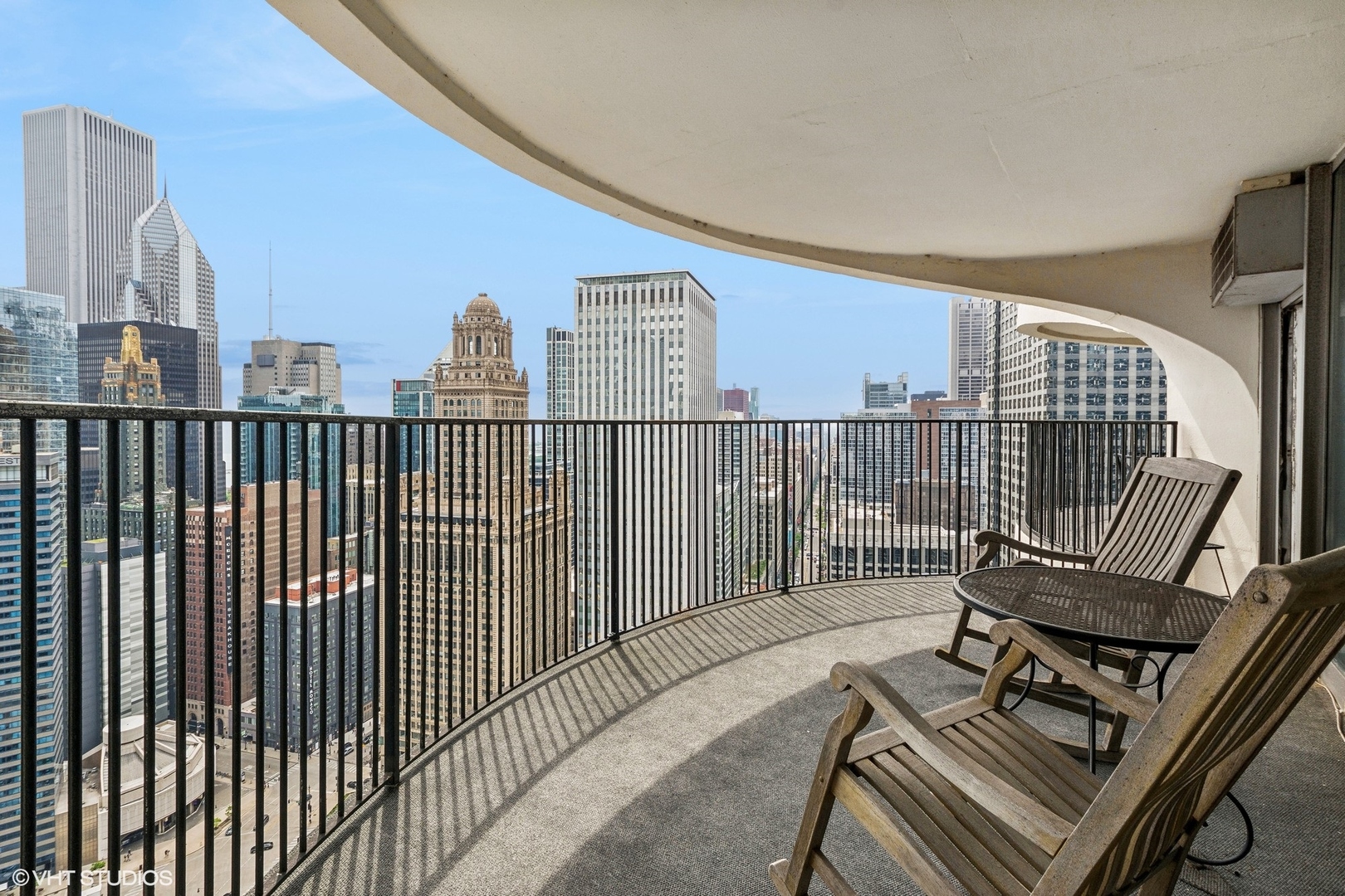 300 North State Street, Unit 44324433 Chicago, IL 60654 - Photo 17 of 32