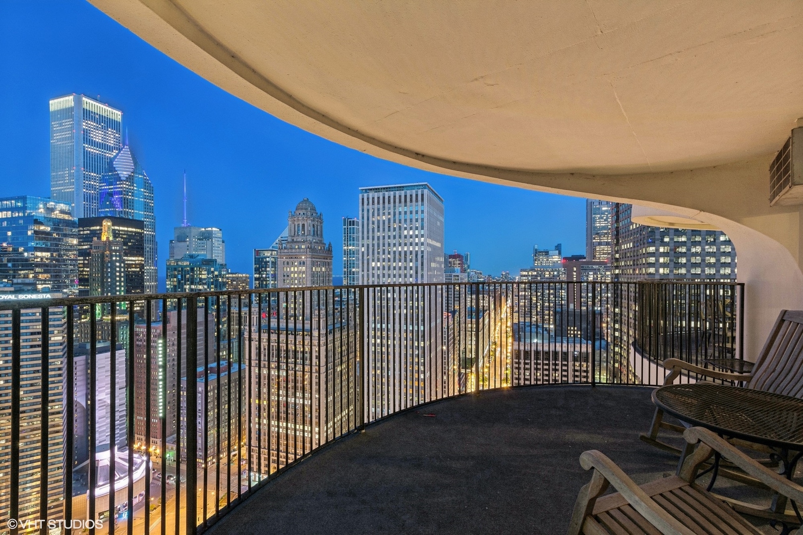 300 North State Street, Unit 44324433 Chicago, IL 60654 - Photo 26 of 32