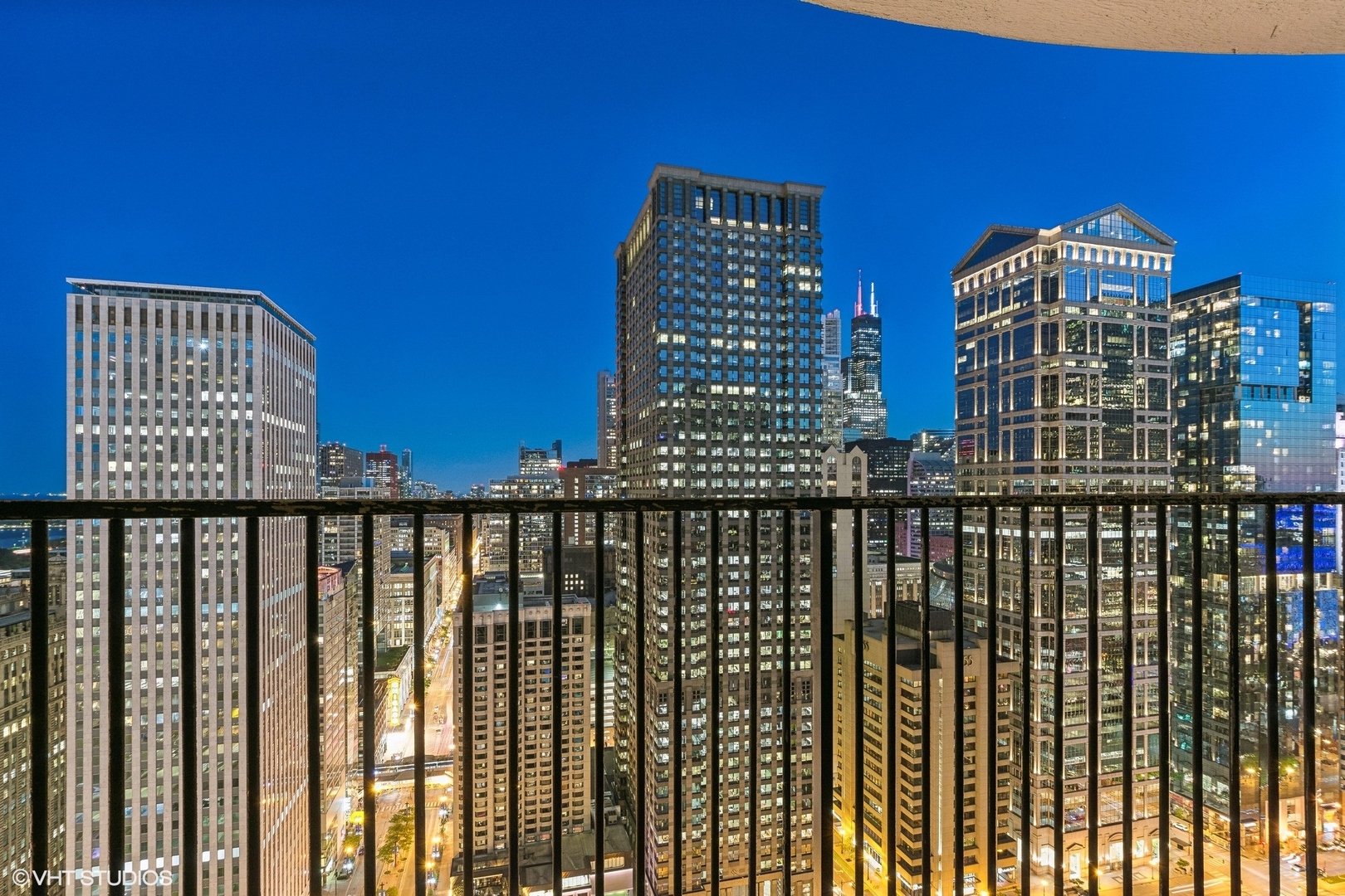 300 North State Street, Unit 44324433 Chicago, IL 60654 - Photo 27 of 32