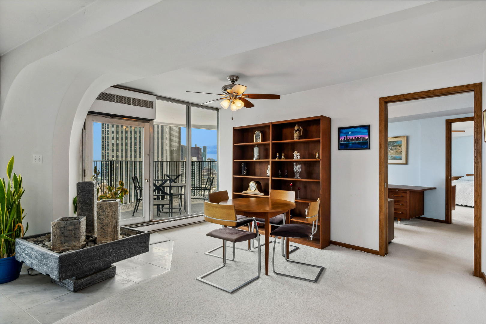 300 North State Street, Unit 44324433 Chicago, IL 60654 - Photo 8 of 32