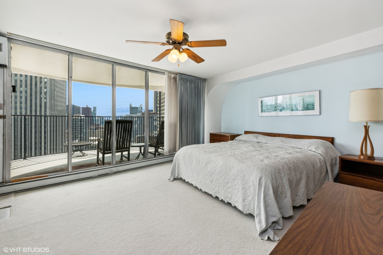 300 North State Street, Unit 44324433 Chicago, IL 60654 - Photo 10 of 32