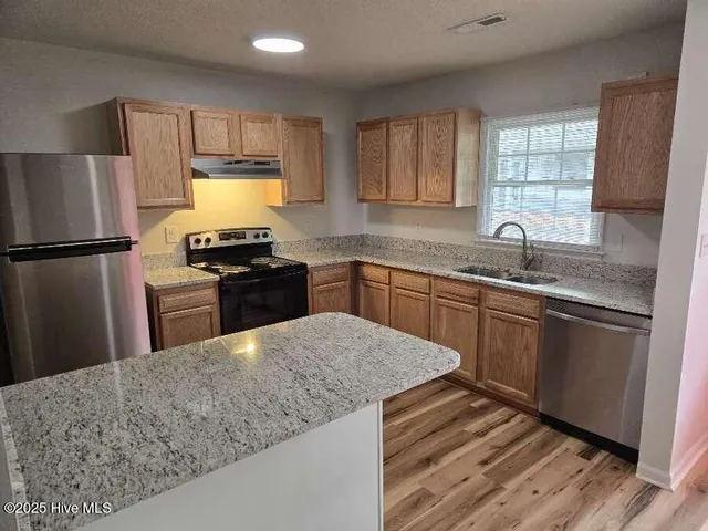 $1,300 | 3905 Guardian Avenue, Unit B10, Morehead City, NC 28557