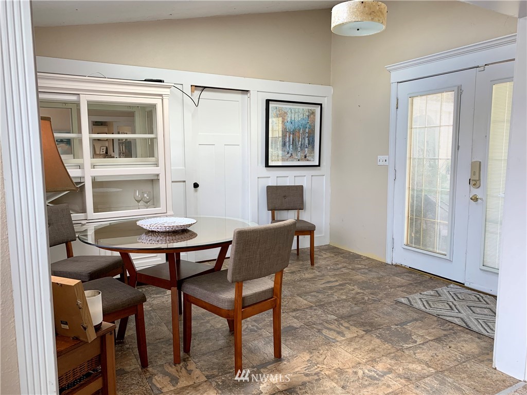 460 Sandy Bend Road Castle Rock, WA 98611 - Photo 7 of 30 Gallery Image 7