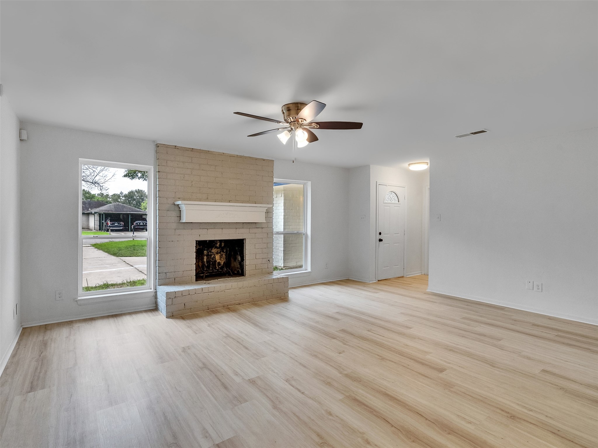 3915 Brumbelow Street Rosenberg, TX 77471 - Photo 14 of 25 Freshly Paint Wall and New Floor