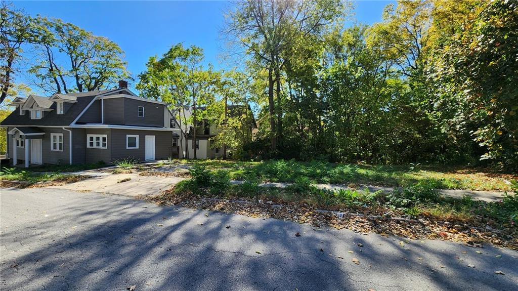 1331 East 28th Street Kansas City, MO 64109 - Photo 2 of 3