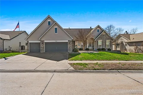 $440,000 | 2326 Silver Lake Estates Drive, Pacific, MO 63069