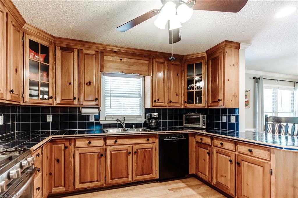 2809 Spencers Grove Road Browns Summit, NC 27214 - Photo 10 of 30 Gallery Image 10