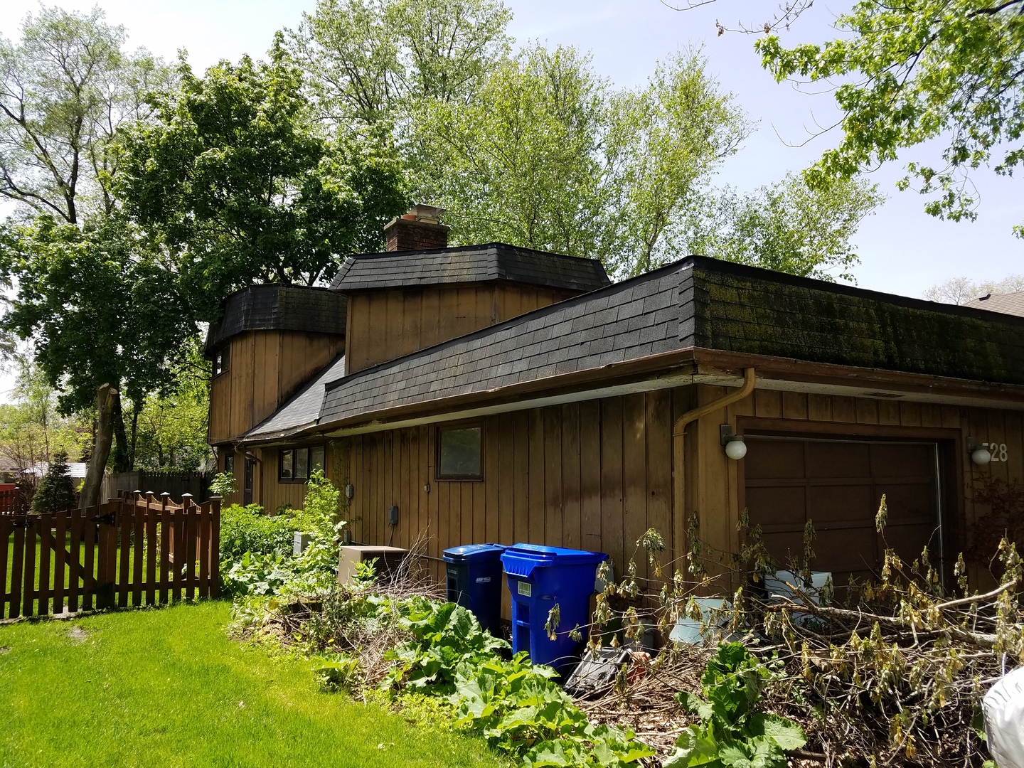 528 Turf Lane Wheaton, IL 60187 - Photo 2 of 4 a front view of a house with a yard