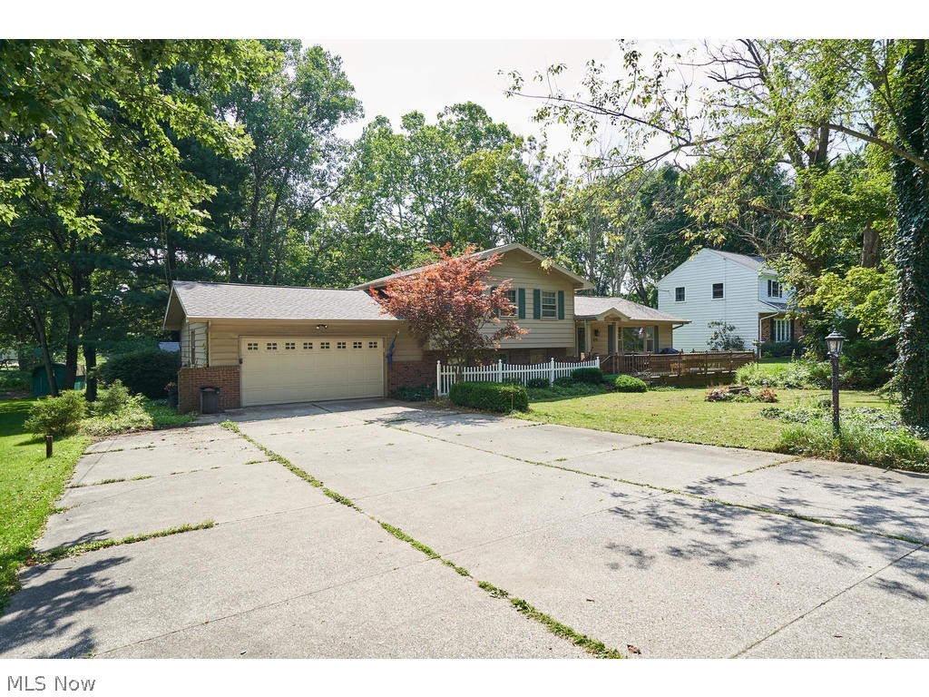 855 South Hametown Road Akron, OH 44321 - Photo 3 of 24