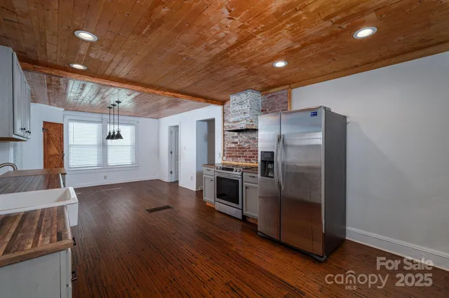 $330,000 | 2420 Highway 10 Highway, Conover, NC 28613