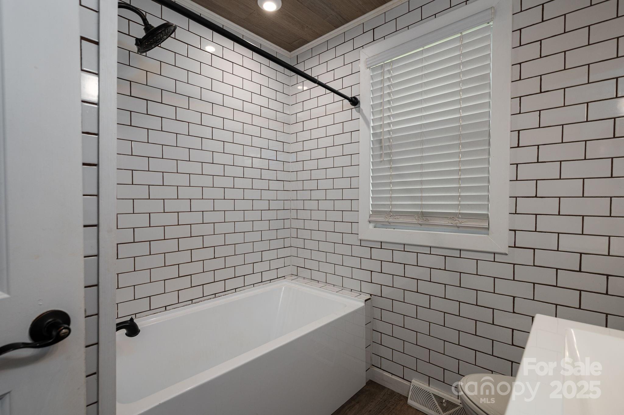 2420 Highway 10 Highway Conover, NC 28613 - Photo 19 of 33