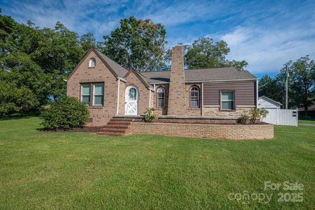 $330,000 | 2420 Highway 10 Highway, Conover, NC 28613