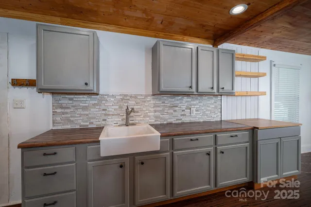 $330,000 | 2420 Highway 10 Highway, Conover, NC 28613