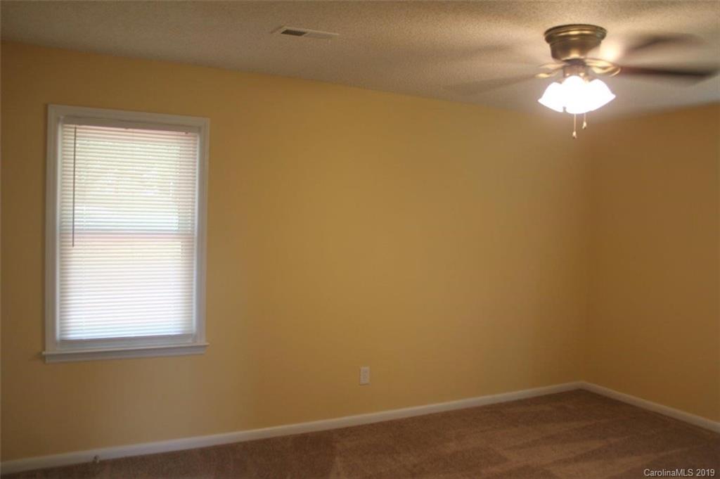 1110 Stoney Point Road Kings Mountain, NC 28086 - Photo 3 of 28 Gallery Image 3