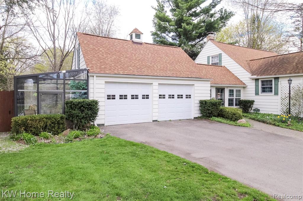 4659 White Lake Road White Lake, MI 48383 - Photo 4 of 62