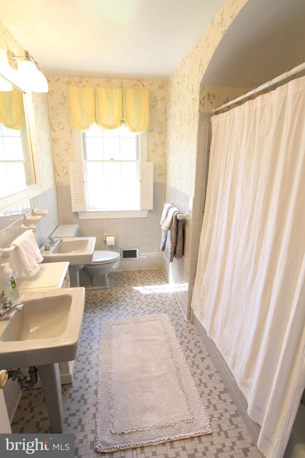 803 Huntsman Road Baltimore, MD 21286 - Photo 22 of 30 Bath