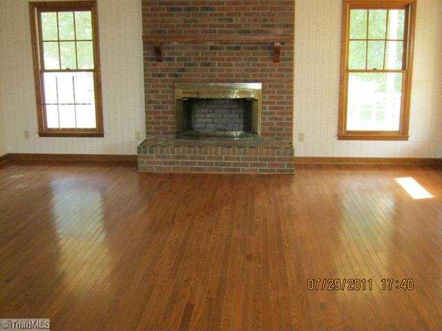361 Haywood Road Lexington, NC 27295 - Photo 3 of 4 Living Room.