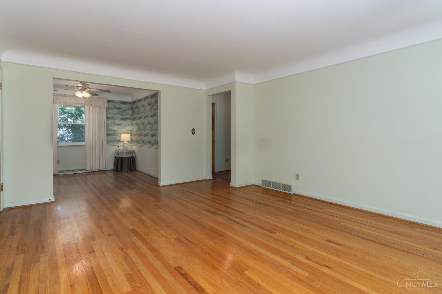 6524 Murray Road Cincinnati, OH 45227 - Photo 5 of 25 Gallery Image 5