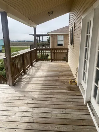 $2,500 | 16712 Fletcher Christian, Jamaica Beach, TX 77554