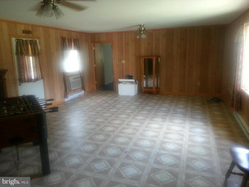 13240 Jersey Road King George, VA 22485 - Photo 6 of 17 Family Room