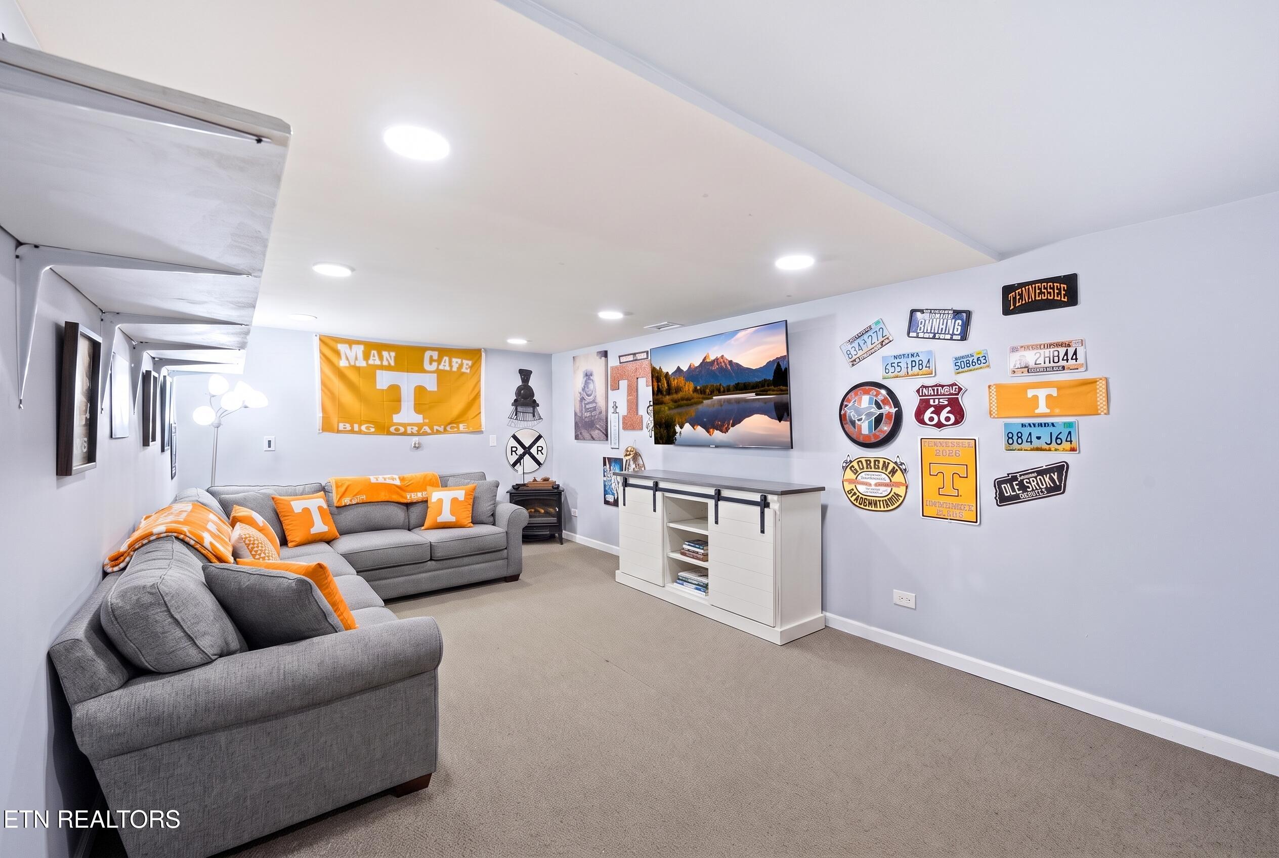 6116 Renee Road Corryton, TN 37721 - Photo 27 of 41 sectional ai