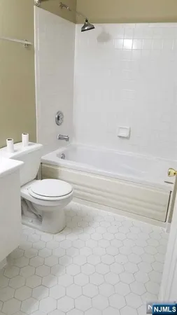 $3,200 | 2218 Lancaster Court, Mahwah, NJ 07430