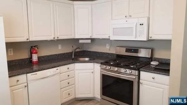 $3,200 | 2218 Lancaster Court, Mahwah, NJ 07430