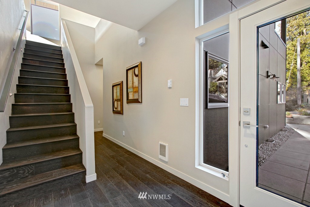4609 Southwest Monroe Street Seattle, WA 98136 - Photo 16 of 24 Gallery Image 16