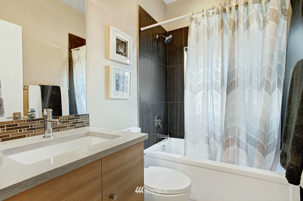 4609 Southwest Monroe Street Seattle, WA 98136 - Photo 21 of 24 Gallery Image 21