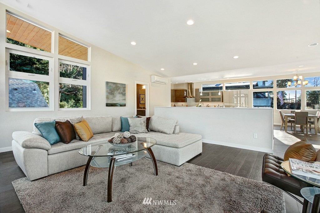 4609 Southwest Monroe Street Seattle, WA 98136 - Photo 4 of 24 Gallery Image 4