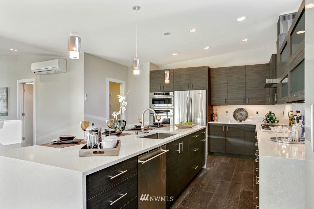 4609 Southwest Monroe Street Seattle, WA 98136 - Photo 7 of 24 Gallery Image 7
