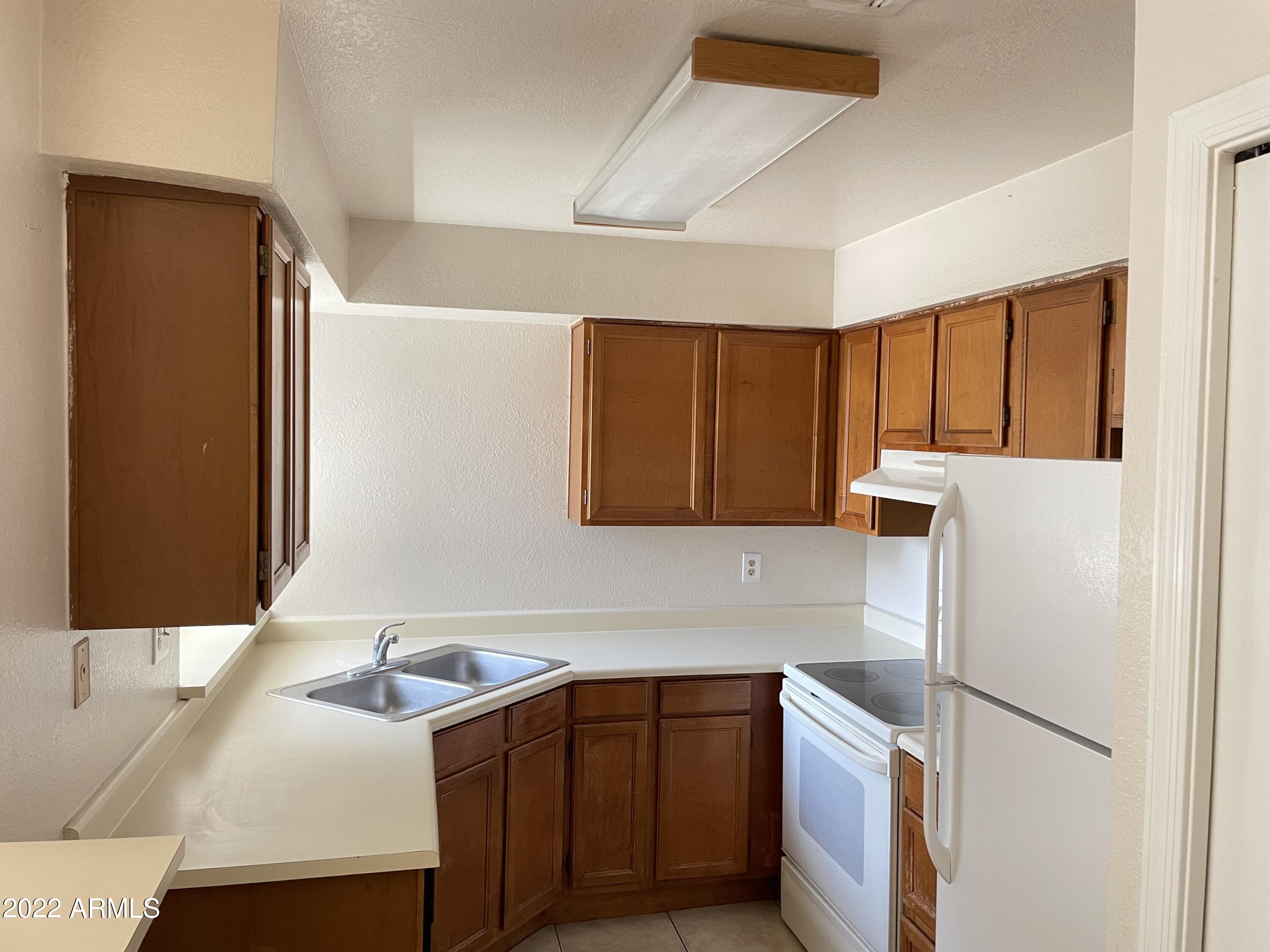 533 West Guadalupe Road, Unit 2115 Mesa, AZ 85210 - Photo 3 of 11 kitchen