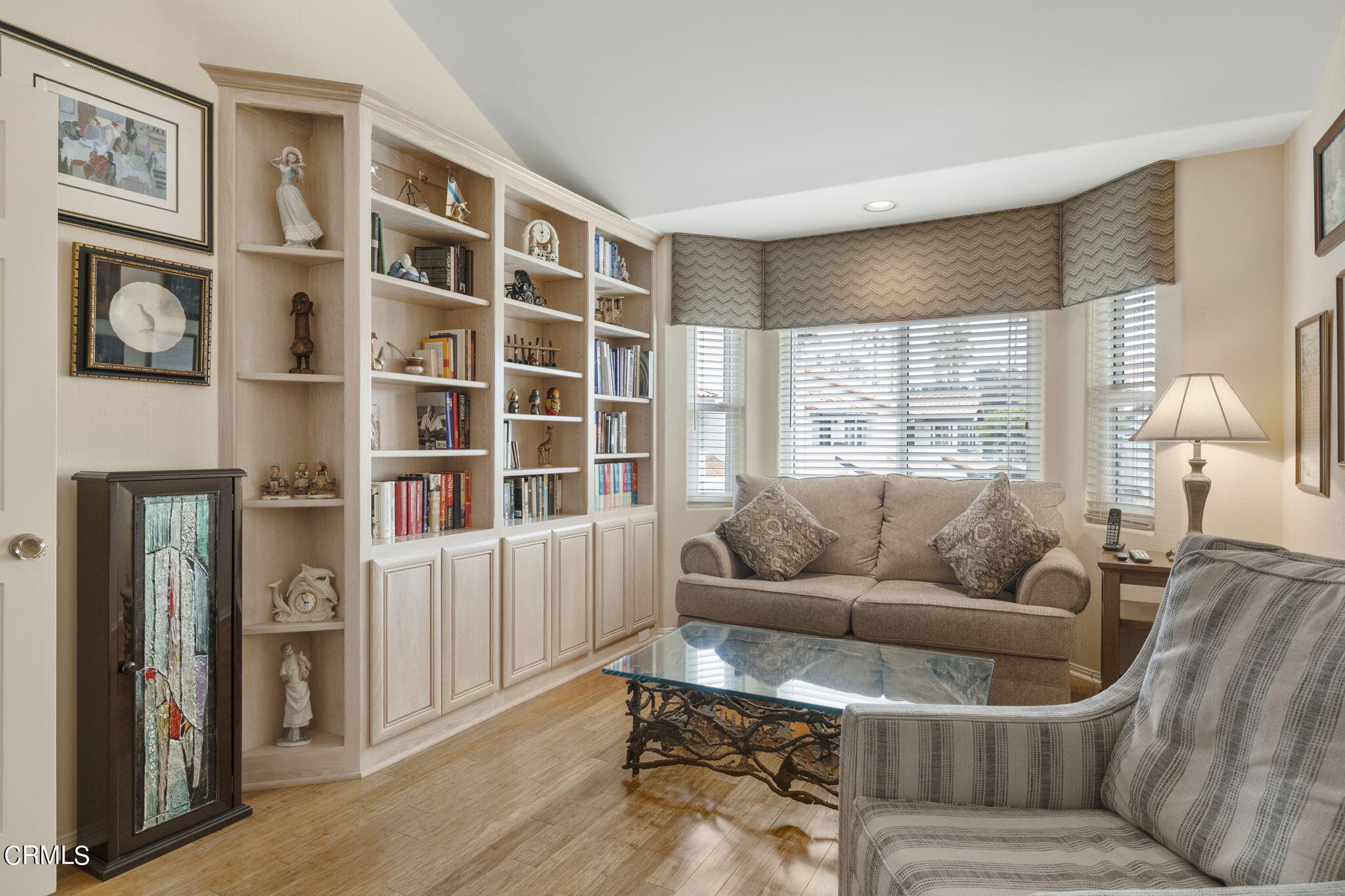 2226 Cannes Square Oxnard, CA 93035 - Photo 42 of 75 40-web-or-mls-UpmarketMedia_2226Can-48