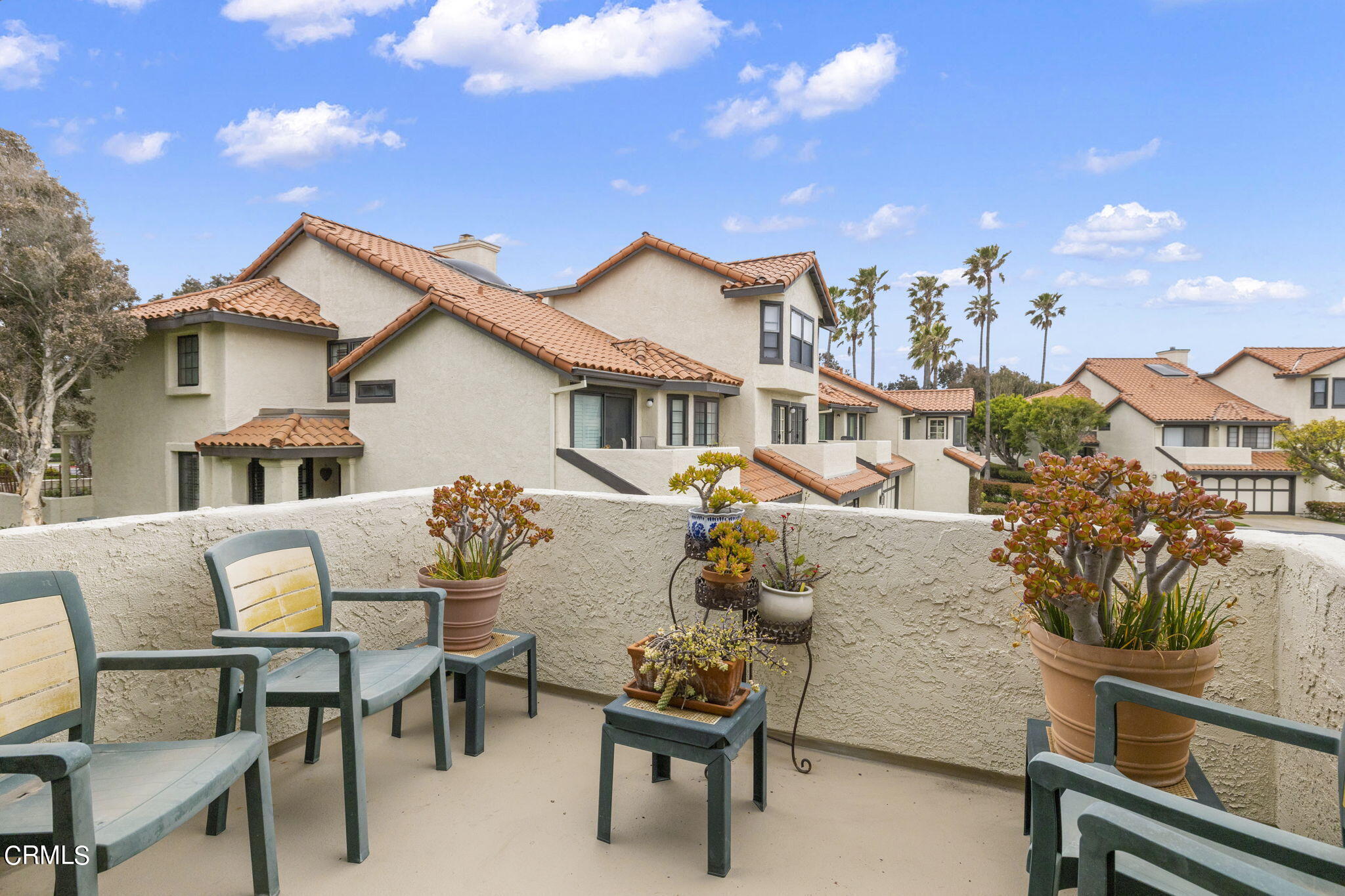 2226 Cannes Square Oxnard, CA 93035 - Photo 46 of 75 a view of a chairs and table in a patio