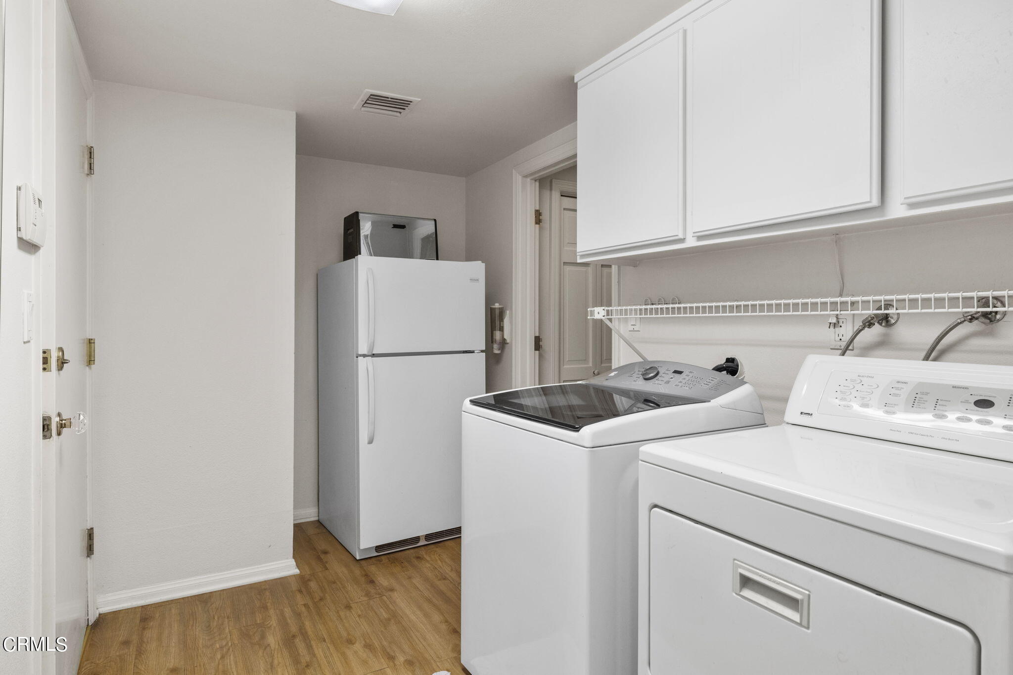 2226 Cannes Square Oxnard, CA 93035 - Photo 50 of 75 48-web-or-mls-UpmarketMedia_2226Can-72