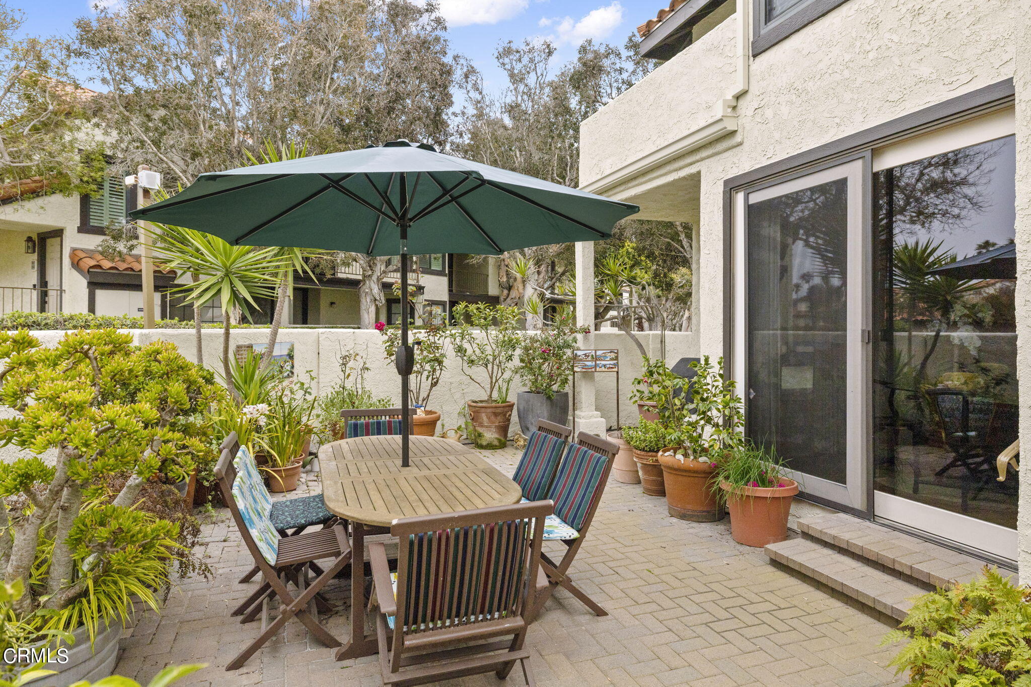 2226 Cannes Square Oxnard, CA 93035 - Photo 54 of 75 52-web-or-mls-UpmarketMedia_2226Can-137