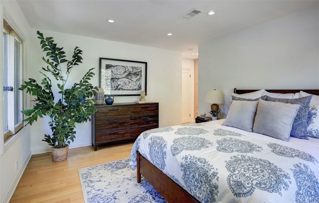 90 Monterey Lane Sierra Madre, CA 91024 - Photo 14 of 36 Bedroom