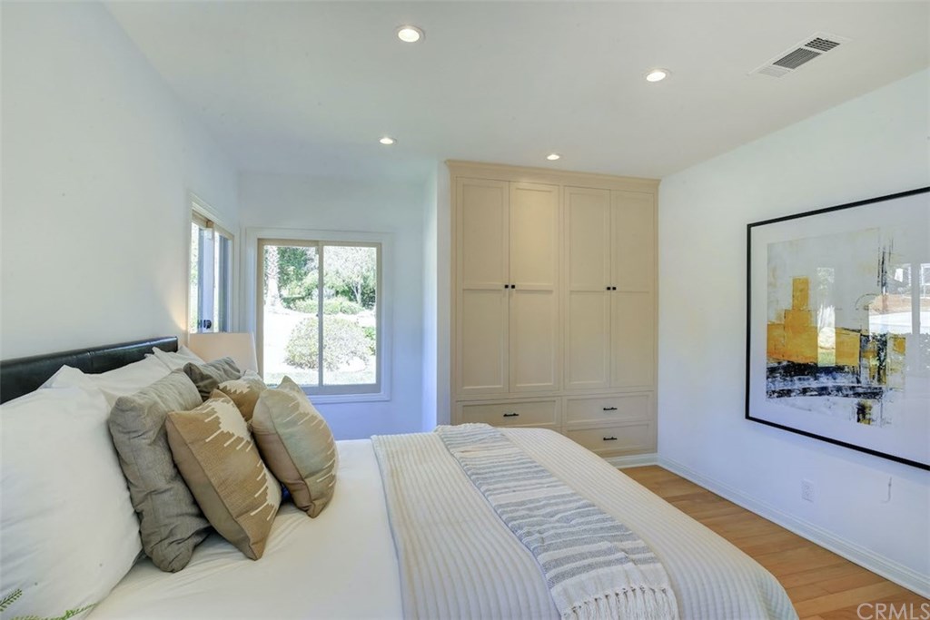 90 Monterey Lane Sierra Madre, CA 91024 - Photo 19 of 36 Bedroom