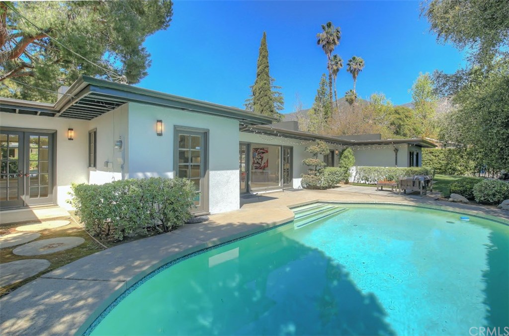 90 Monterey Lane Sierra Madre, CA 91024 - Photo 26 of 36 Backyard