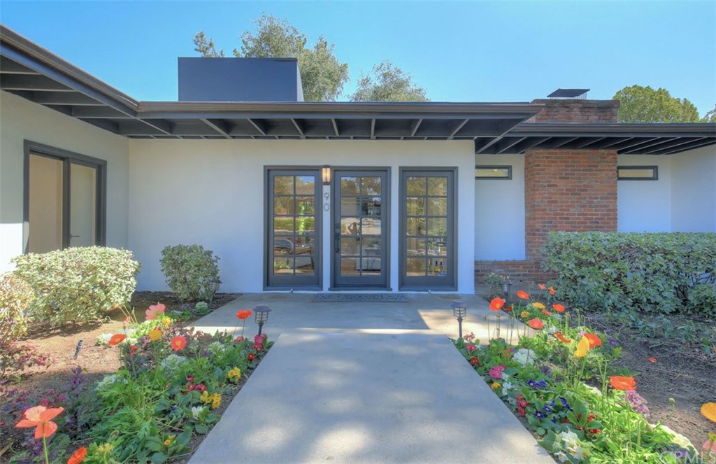 90 Monterey Lane Sierra Madre, CA 91024 - Photo 4 of 36 Front Porch