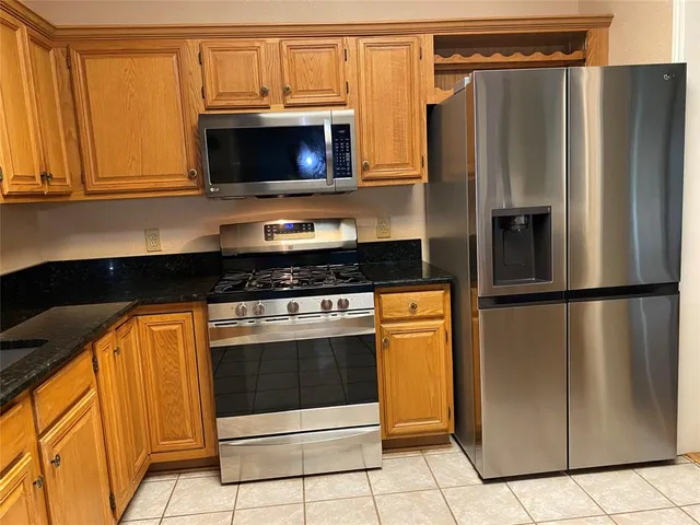 $2,700 | 1924 Sunset Path, Lewisville, TX 75067