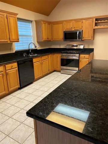 $2,700 | 1924 Sunset Path, Lewisville, TX 75067