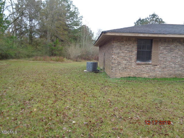95 Ellis Hart Road Poplarville, MS 39470 - Photo 3 of 17 DSC01389